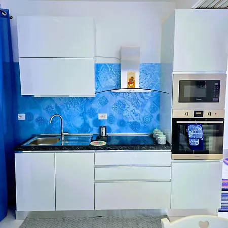 Red Coral With Sea Access & Shared Pool דירה סנטה פלביה