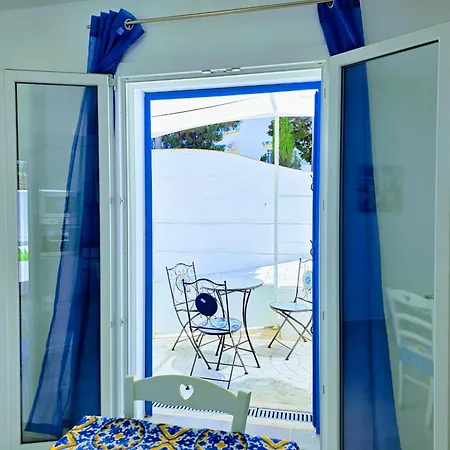 דירה Red Coral With Sea Access & Shared Pool סנטה פלביה