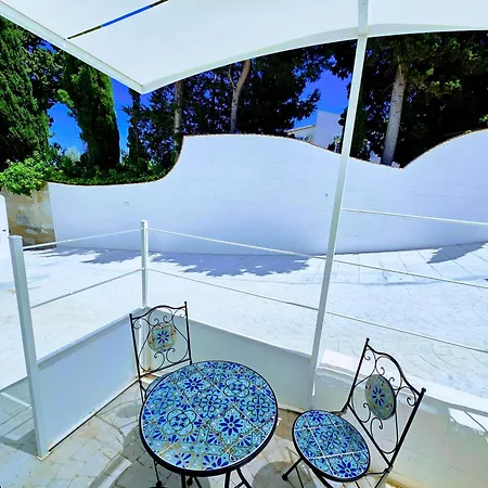 Red Coral With Sea Access & Shared Pool *