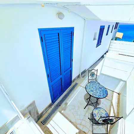 דירה Red Coral With Sea Access & Shared Pool סנטה פלביה