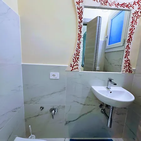 Red Coral With Sea Access & Shared Pool