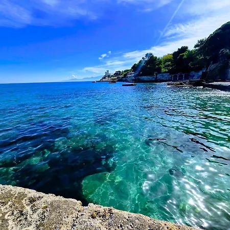 公寓 Red Coral Exclusive Waterfront Shared Infinity Pool & Private Sea Access 圣塔·弗拉维亚