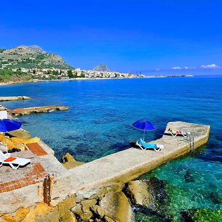 Red Coral With Sea Access & Shared Pool *