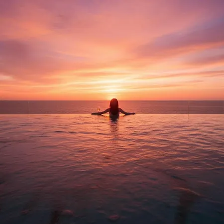 Red Coral With Sea Access & Shared Pool דירה *