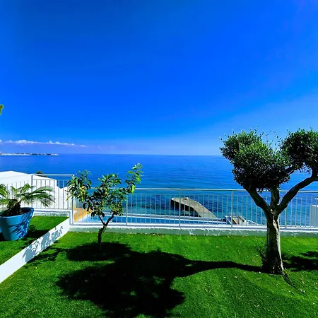Red Coral With Sea Access & Shared Pool דירה *