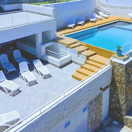 公寓 Red Coral Exclusive Waterfront Shared Infinity Pool & Private Sea Access