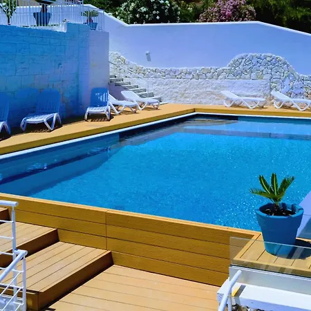 Red Coral With Sea Access & Shared Pool דירה *